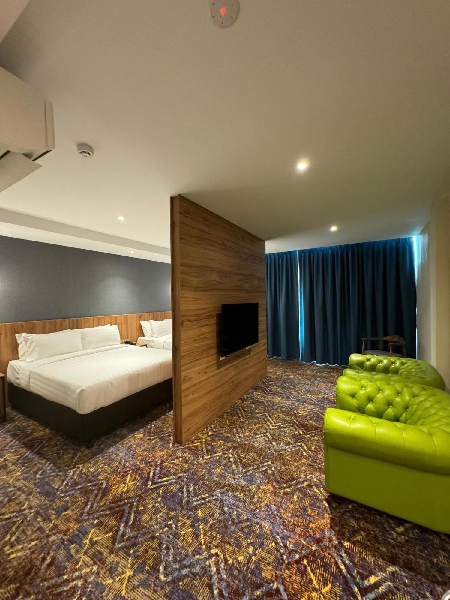 Le'Genda Hotel كاجانغ المظهر الخارجي الصورة