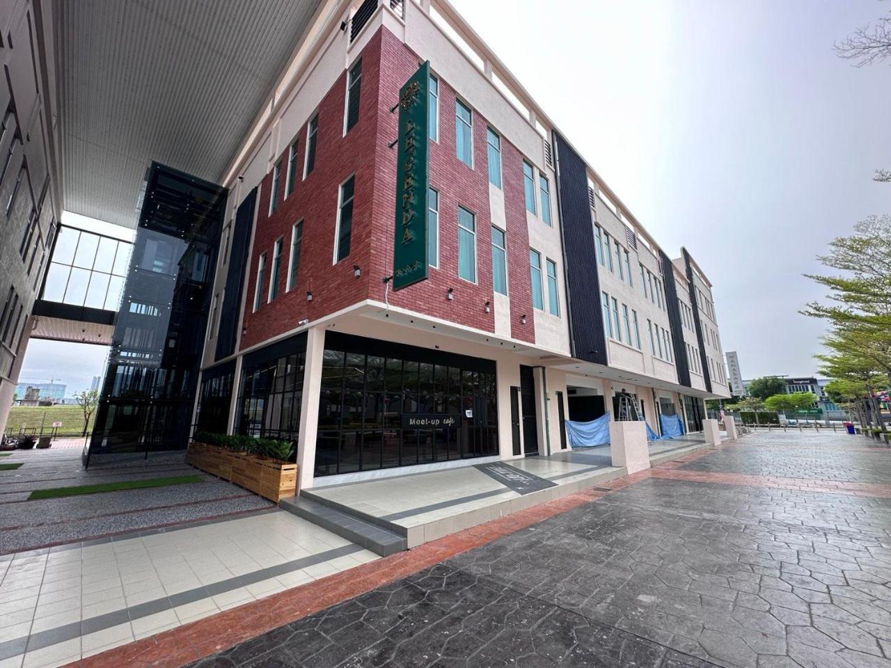 Le'Genda Hotel كاجانغ المظهر الخارجي الصورة